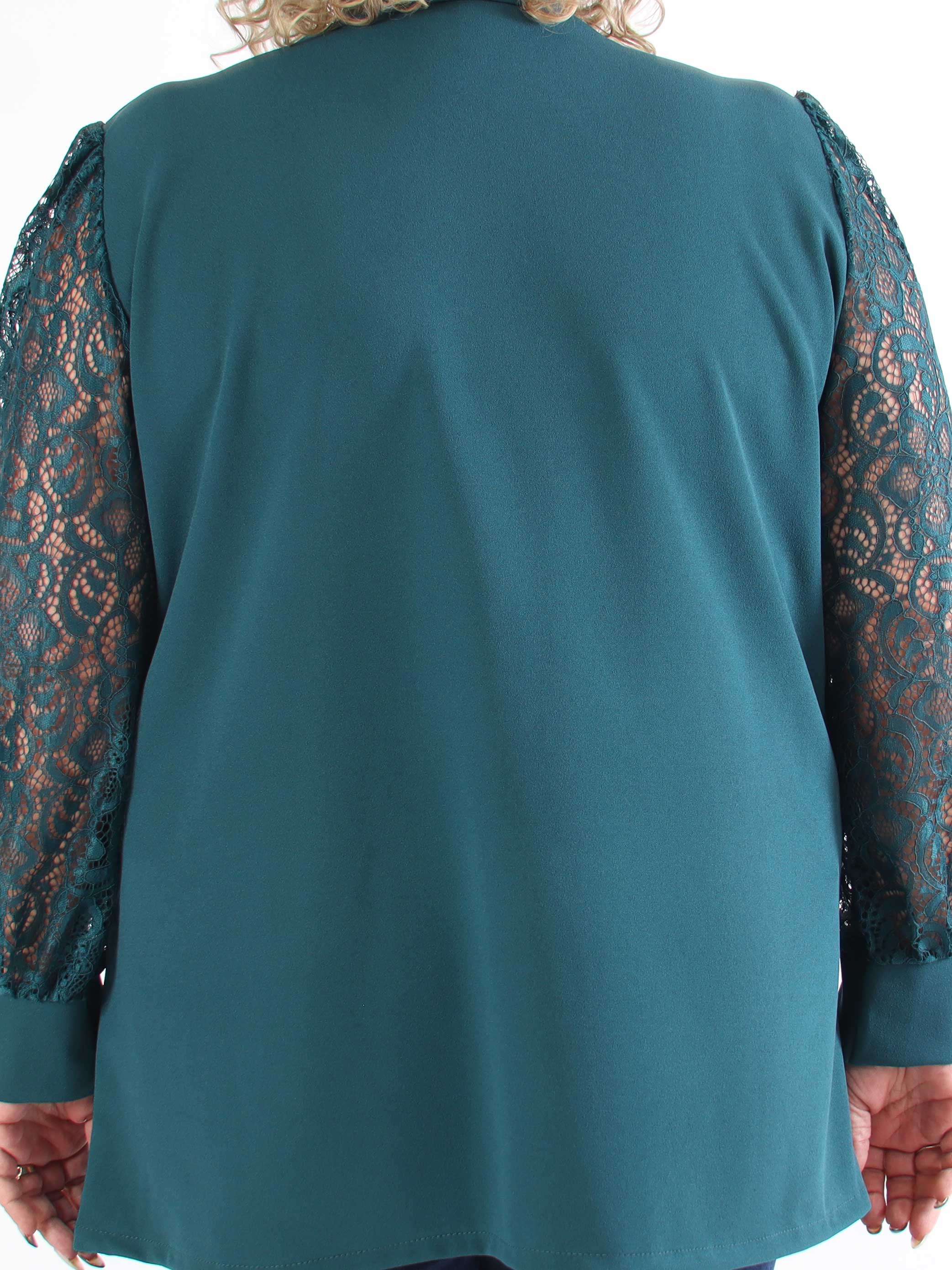 Kata Lace - Oversized blazer med ärmar i spets
